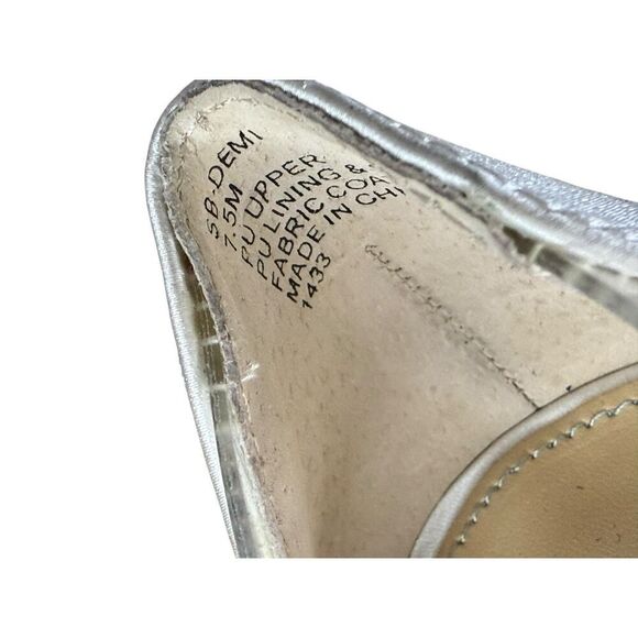 Betsey Johnson Clear “I Do” Bridal Pumps Pointed Toe Heels Size 7.5 - Picture 13 of 14